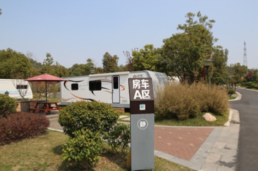 云南滇池睡美人房车俱乐部露营地