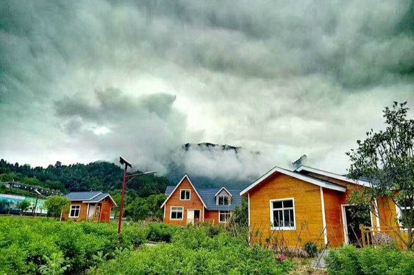 三峡月亮花谷乡村旅游区自驾车房车营地