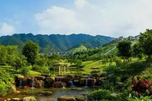 湖北省海狼行梓山湖汽车露营公园